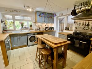 Kitchen- click for photo gallery